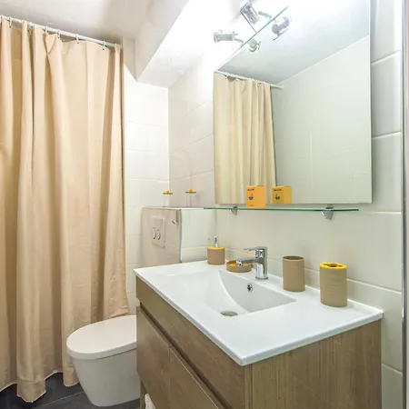 Chic Pres De La - Climatise Apartment *