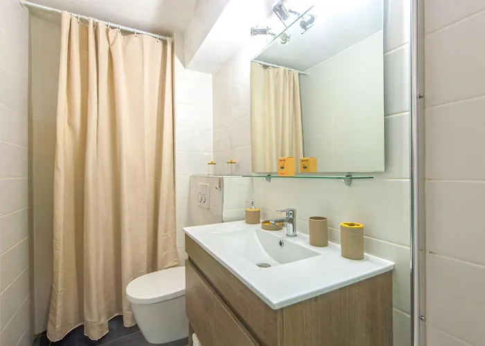 Chic Pres De La - Climatise Apartment *